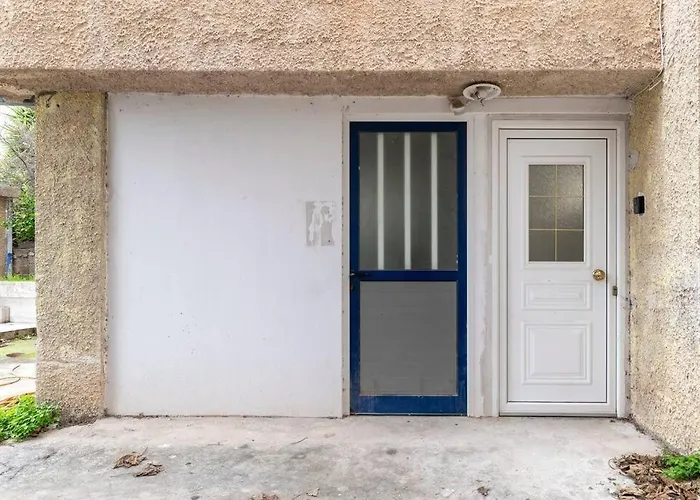 Apartment At Ano Glifada.