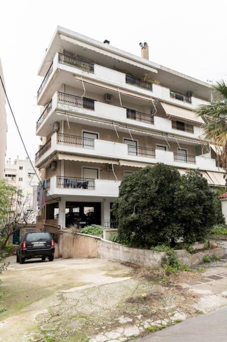 At Ano Glifada. Apartament Ateny