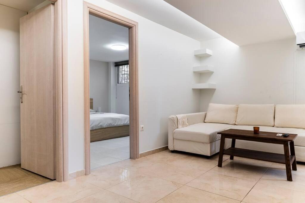 At Ano Glifada. Apartment Athens