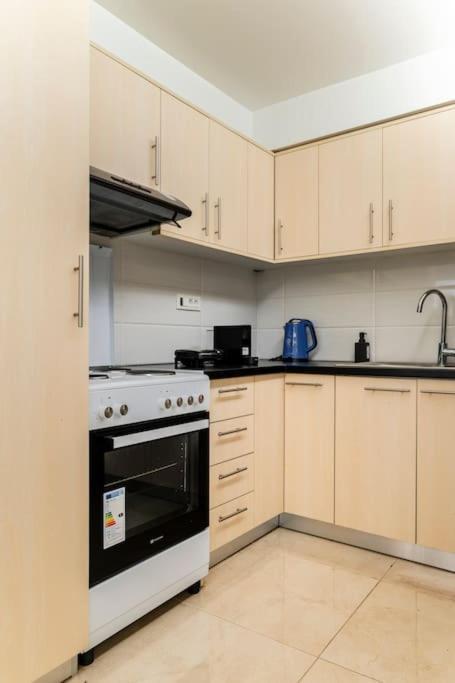 Apartament At Ano Glifada. Ateny