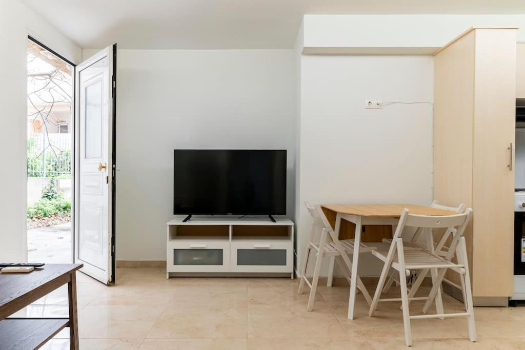 Apartment At Ano Glifada. Athens