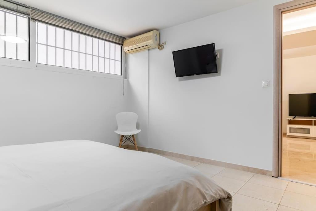 Apartment At Ano Glifada. *